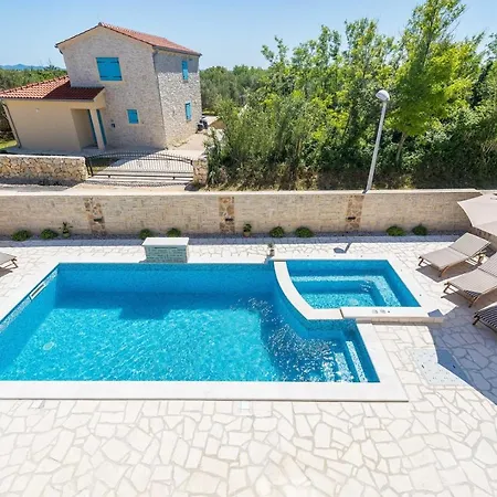 Βίλα Stancija 1 With Heated Pool *