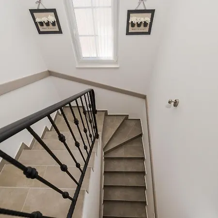 Stancija 1 With Heated Pool Villa *