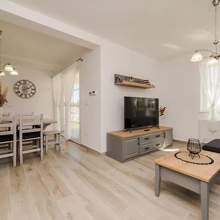 Villa Stancija 1 With Heated Pool *