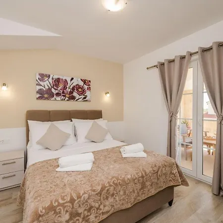 Villa Stancija 1 With Heated Pool