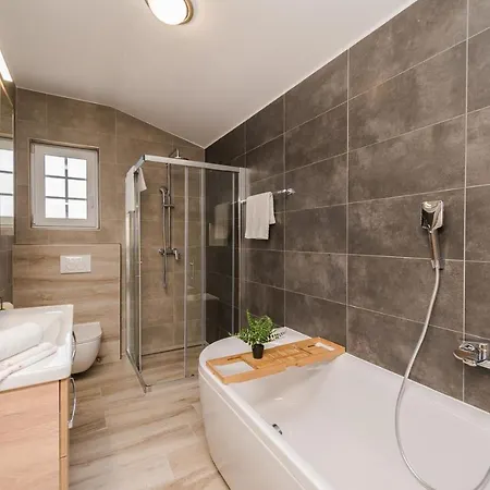 Villa Stancija 1 With Heated Pool *