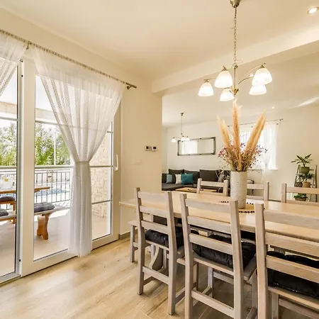 Villa Stancija 1 With Heated Pool