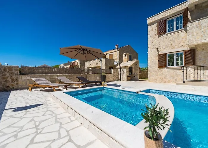 Stancija 1 With Heated Pool Βίλα
