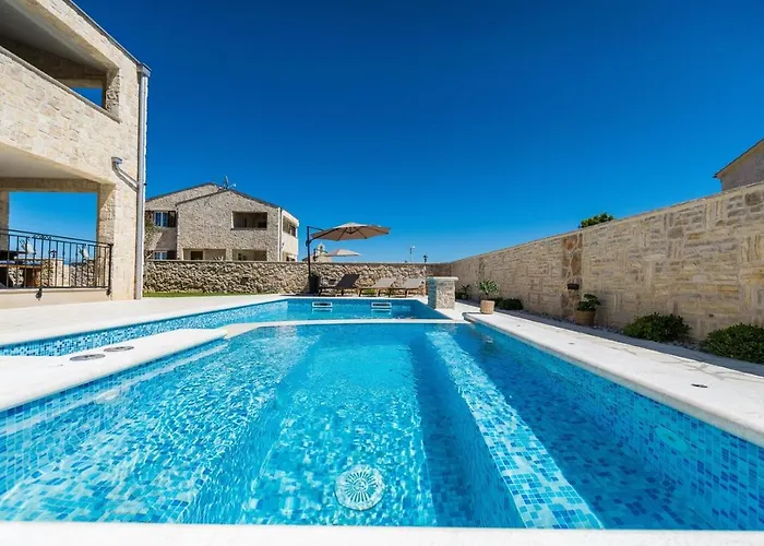 Stancija 1 With Heated Pool Βίλα *
