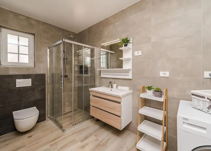 Stancija 1 With Heated Pool