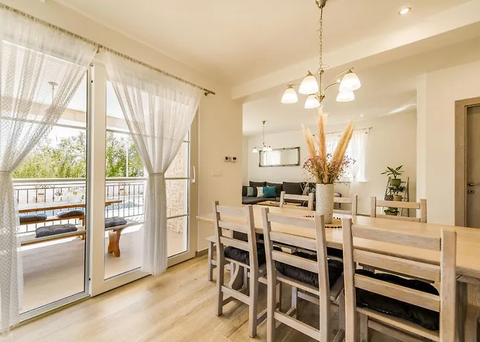 Villa Stancija 1 With Heated Pool