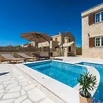 Stancija 1 With Heated Pool Villa