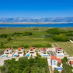 Villa Stancija 1 With Heated Pool *