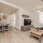 Villa Stancija 1 With Heated Pool *