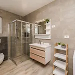 Stancija 1 With Heated Pool