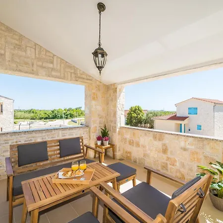 Stancija Privlaka 1 With Heated Pool *