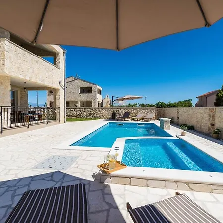 Villa Stancija 1 With Heated Pool Privlaka