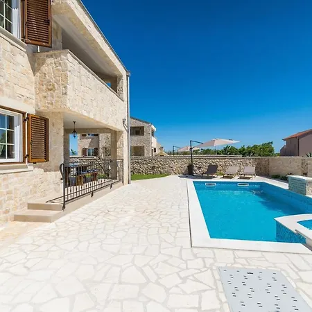 Villa Stancija Privlaka 1 With Heated Pool
