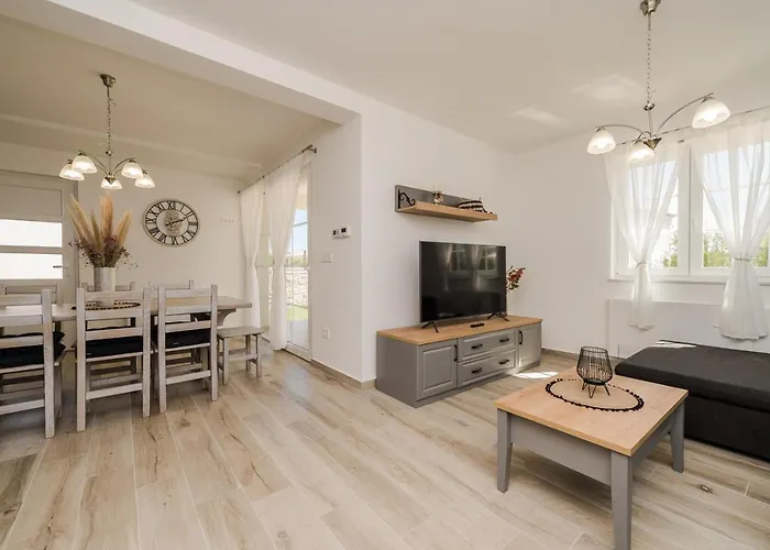 Villa Stancija 1 With Heated Pool *