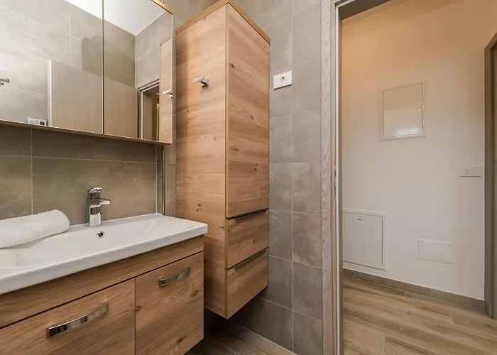 Villa Stancija 1 With Heated Pool *