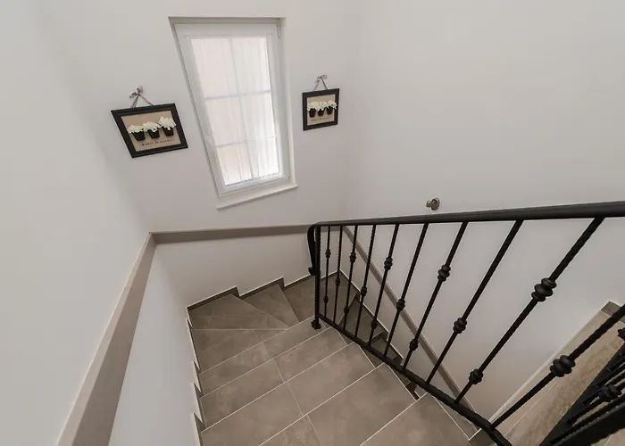 Stancija 1 With Heated Pool Privlaka (Zadar)