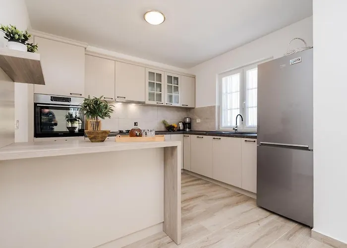 Stancija 1 With Heated Pool